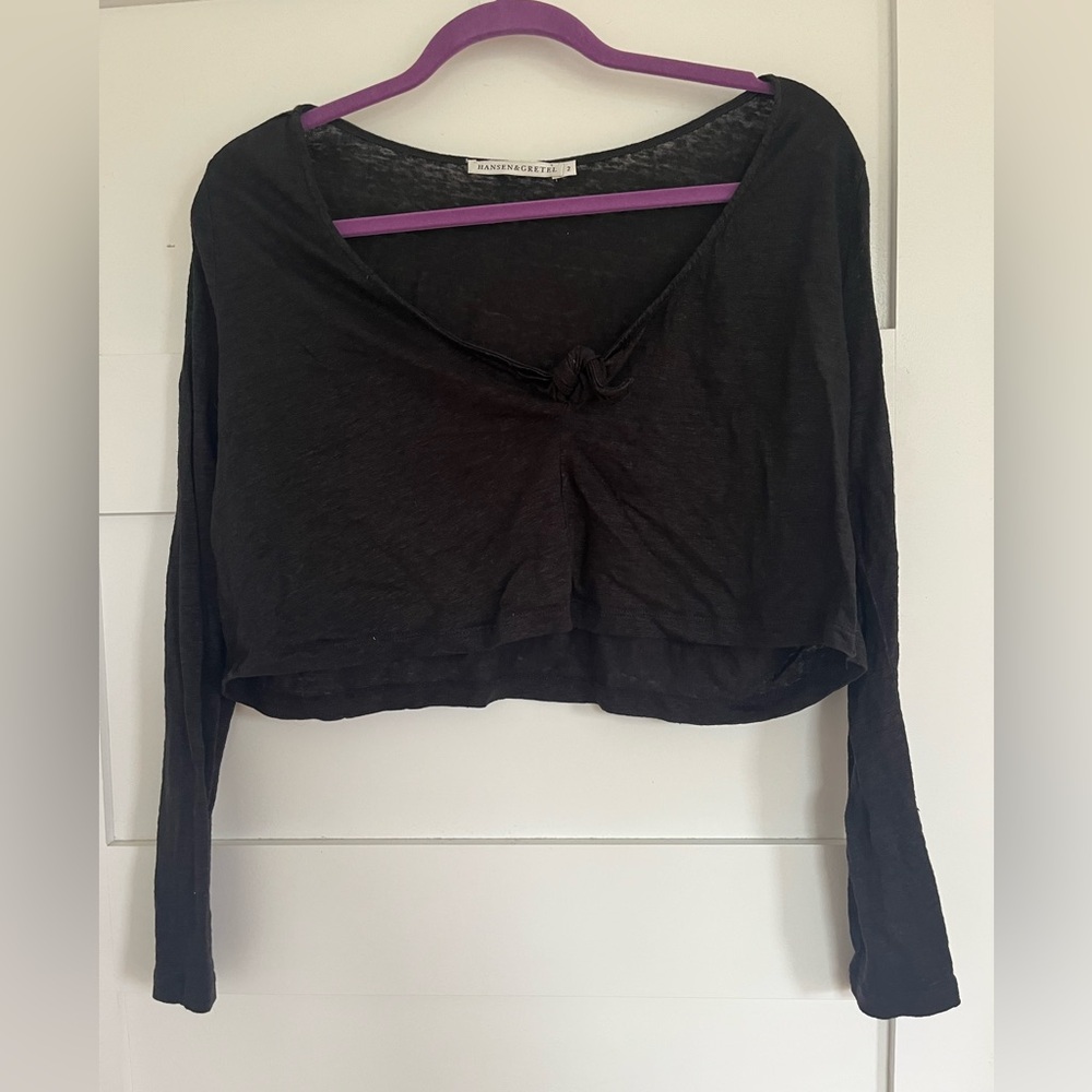 Hansen and Gretel black cropped linen shirt